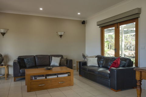 131 Your Vineyard Home In The Heart Of The Vale - New Castle Holiday 5