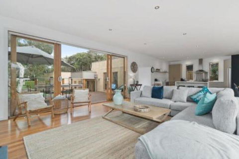 Blairgowrie Beach Villa - New Castle Holiday 4