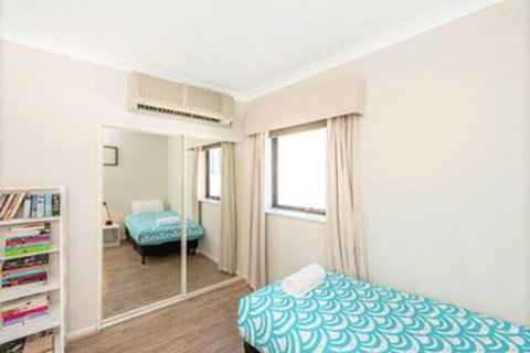 Perth West End Apartment 504 - New Castle Holiday 4