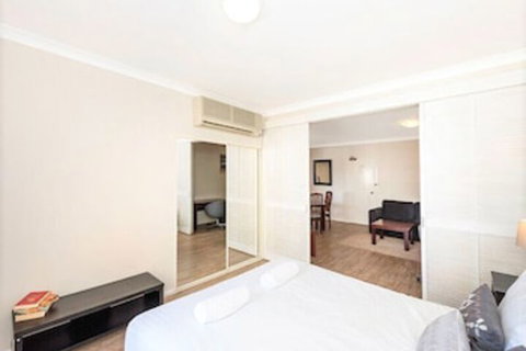 Perth West End Apartment 504 - New Castle Holiday 6