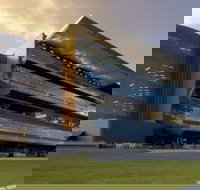 Rustic Hardwood 2 Bedroom Apartment in Randwick - New Castle Holiday