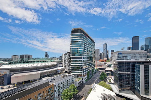 FARINA, 1BDR Docklands Apartment - New Castle Holiday 0