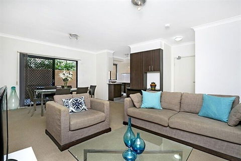 Walking Distance To Coogee Beach MOUNT - New Castle Holiday 7
