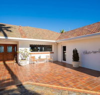 Char-ree-leera Luxury Retreat - New Castle Holiday