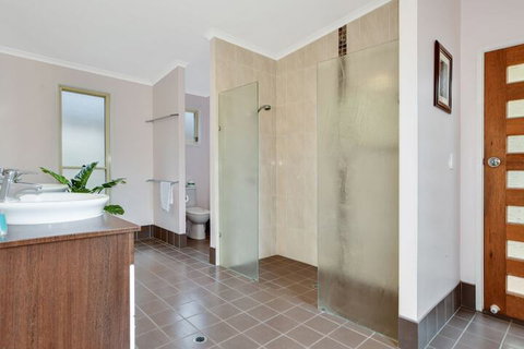 Waterfront Haven At Maroochydore - New Castle Holiday 5