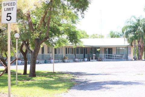 Back O Bourke Motel - New Castle Holiday 5