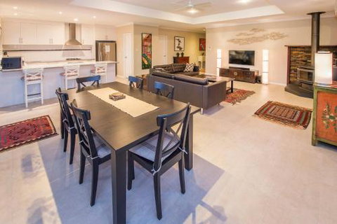 Daves Digs - New Castle Holiday 3