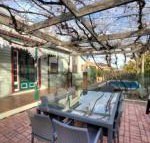 Central Charm - New Castle Holiday