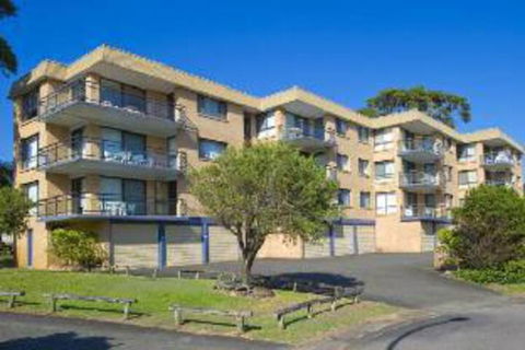 2 Bedroom Apartment Commodore Unit 3 6 Intrepid Close - New Castle Holiday 3
