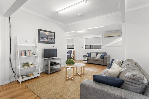 Victoria Parade 29B - New Castle Holiday 4