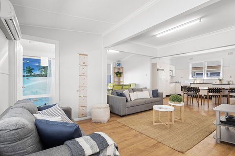 Victoria Parade 29B - New Castle Holiday 3