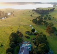 Tilba Lake House - New Castle Holiday