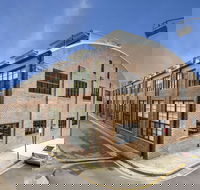 Wentworth Park Road Apartments - New Castle Holiday