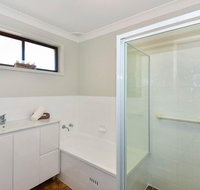 The Noraville House Large Family Home - New Castle Holiday