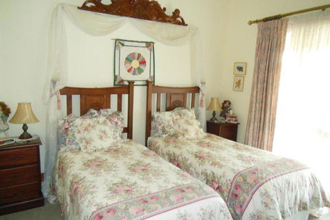 Pepper Tree Ridge B & B - New Castle Holiday 4