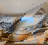 Resort Style Home near Airport  CBD - New Castle Holiday