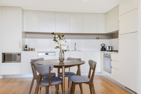 Modern Apartment Next To Largest Shopping Centre - New Castle Holiday 2