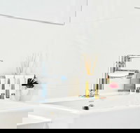 Modern Apartment Next to Largest Shopping Centre - New Castle Holiday