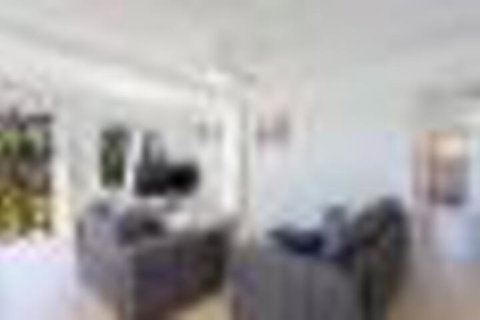 Ronald Avenue 57 - New Castle Holiday 2