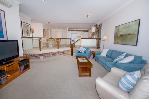 A Yachtsmans Rest Unit 4, 37 Victoria Parade - New Castle Holiday 5