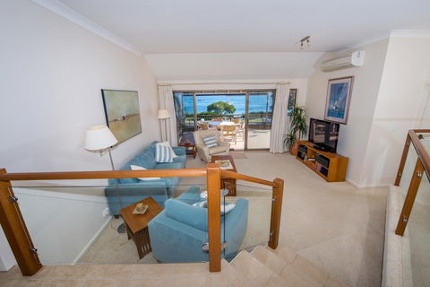 A Yachtsmans Rest Unit 4, 37 Victoria Parade - New Castle Holiday 2