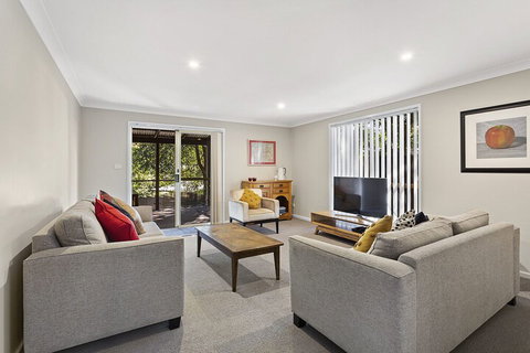 Stockton Street 1 / 72 - New Castle Holiday 3