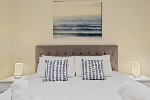 New 2 Beds Apt Mins Walking To Darling HarbourQVB - New Castle Holiday 3