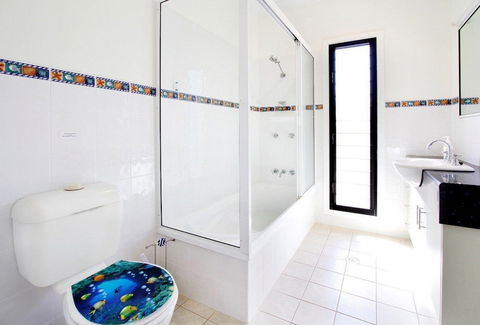 Hideaway Retreat Beach House With Pool - New Castle Holiday 6