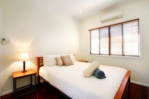 Hideaway Retreat Beach House With Pool - New Castle Holiday 1