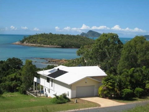Hideaway Retreat Beach House With Pool - New Castle Holiday 0