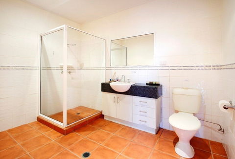 Hideaway Retreat Beach House With Pool - New Castle Holiday 2