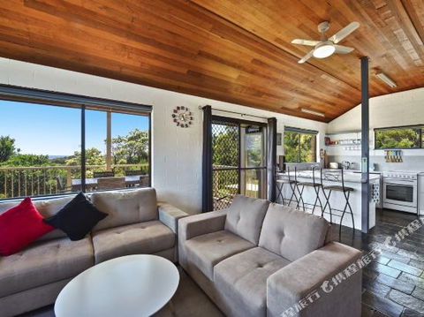 The Accommodation Group â€“ Greens Beach Retreat - New Castle Holiday 6