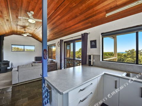 The Accommodation Group â€“ Greens Beach Retreat - New Castle Holiday 5