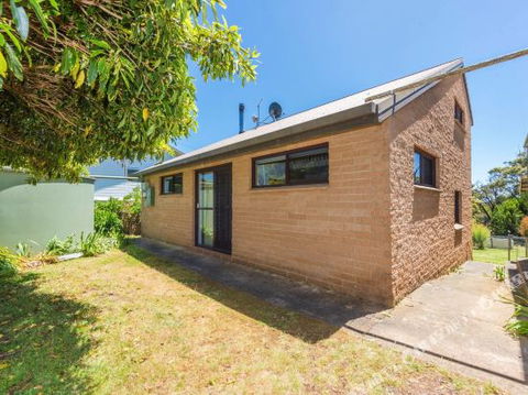 The Accommodation Group â€“ Greens Beach Retreat - New Castle Holiday 0