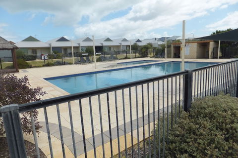 Seafront Unit 60 - New Castle Holiday 1