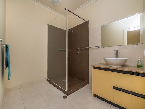 Seafront Unit 60 - New Castle Holiday 4