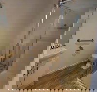 Beach Holiday Apartments Motel - New Castle Holiday