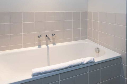 Luxury East Melbourne Apartment - New Castle Holiday 2