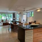 Beach House Apartment 1 - New Castle Holiday 0