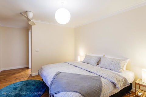 Stablebase - New Castle Holiday 6