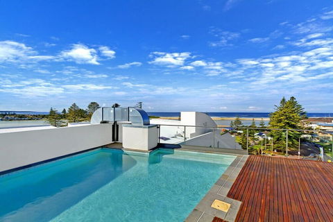 Coast Luxury Apartment 24 - New Castle Holiday 3