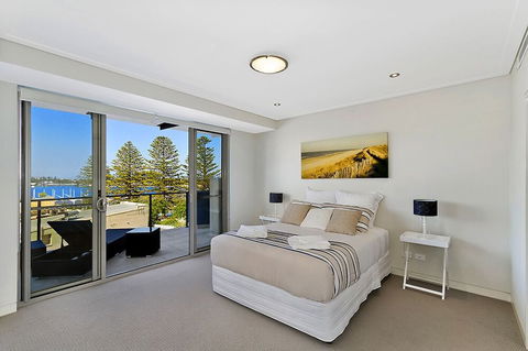 Coast Luxury Apartment 24 - New Castle Holiday 4