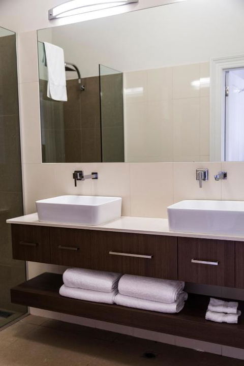 Simmers Serviced Apartments - New Castle Holiday 4