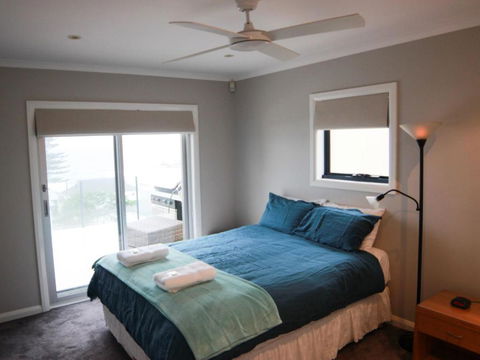 Absolutely Avoca 114a Avoca Drive Avoca Beach - New Castle Holiday 2