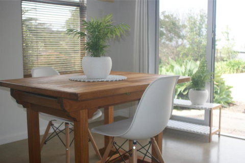 Studio 22 - New Castle Holiday 5