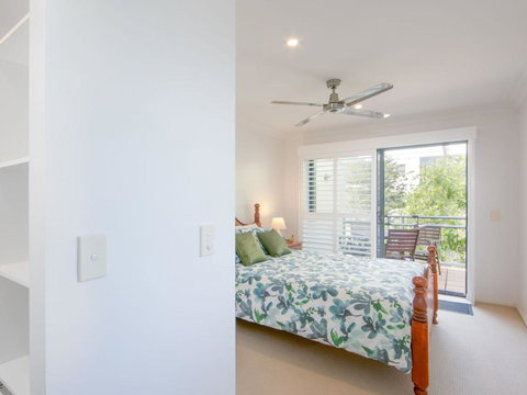 The Sands 60 / 20 Pacific Parade - New Castle Holiday 2