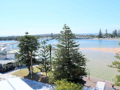 The Oaks Waterfront Resort Unit 502 - New Castle Holiday 6
