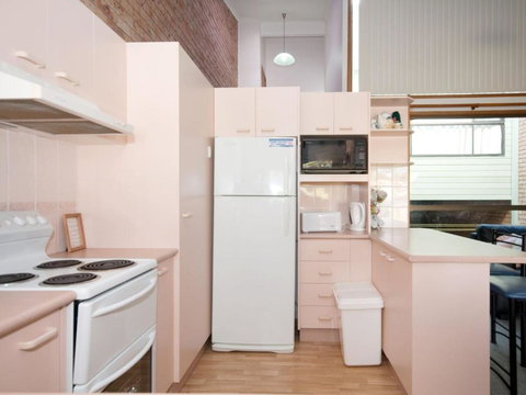 Gowrie Avenue Bay Parklands Townhouse 06 2 - New Castle Holiday 5