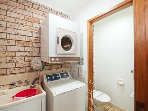 Gowrie Avenue Bay Parklands Townhouse 06 2 - New Castle Holiday 3