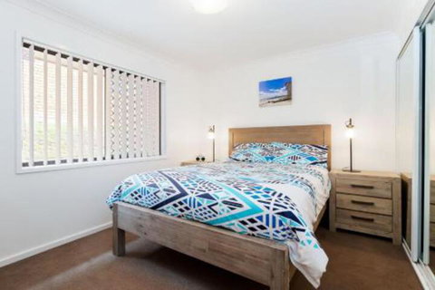 Kallaroo Street 3 Corlette - New Castle Holiday 3
